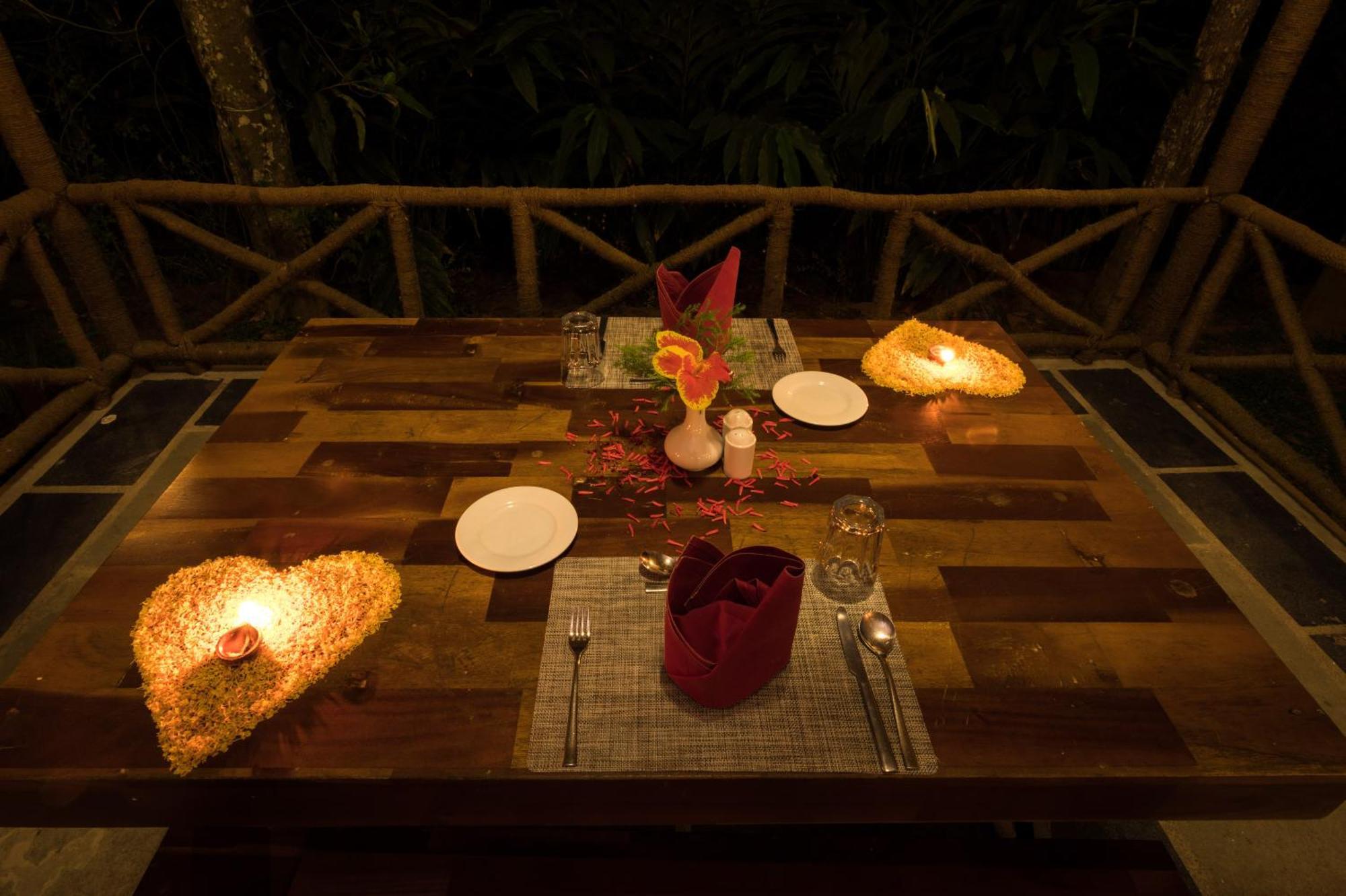 The Mountain Courtyard Thekkady Hotel Kültér fotó