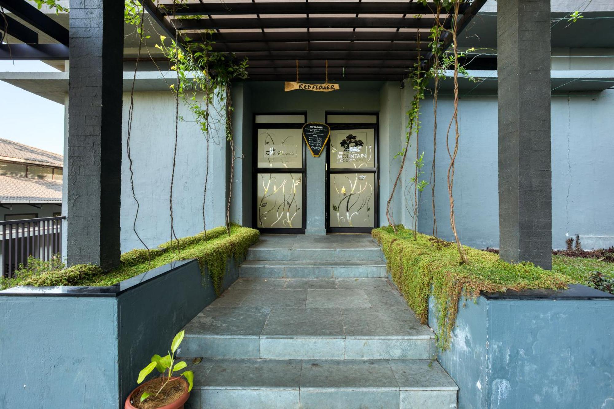 The Mountain Courtyard Thekkady Hotel Kültér fotó