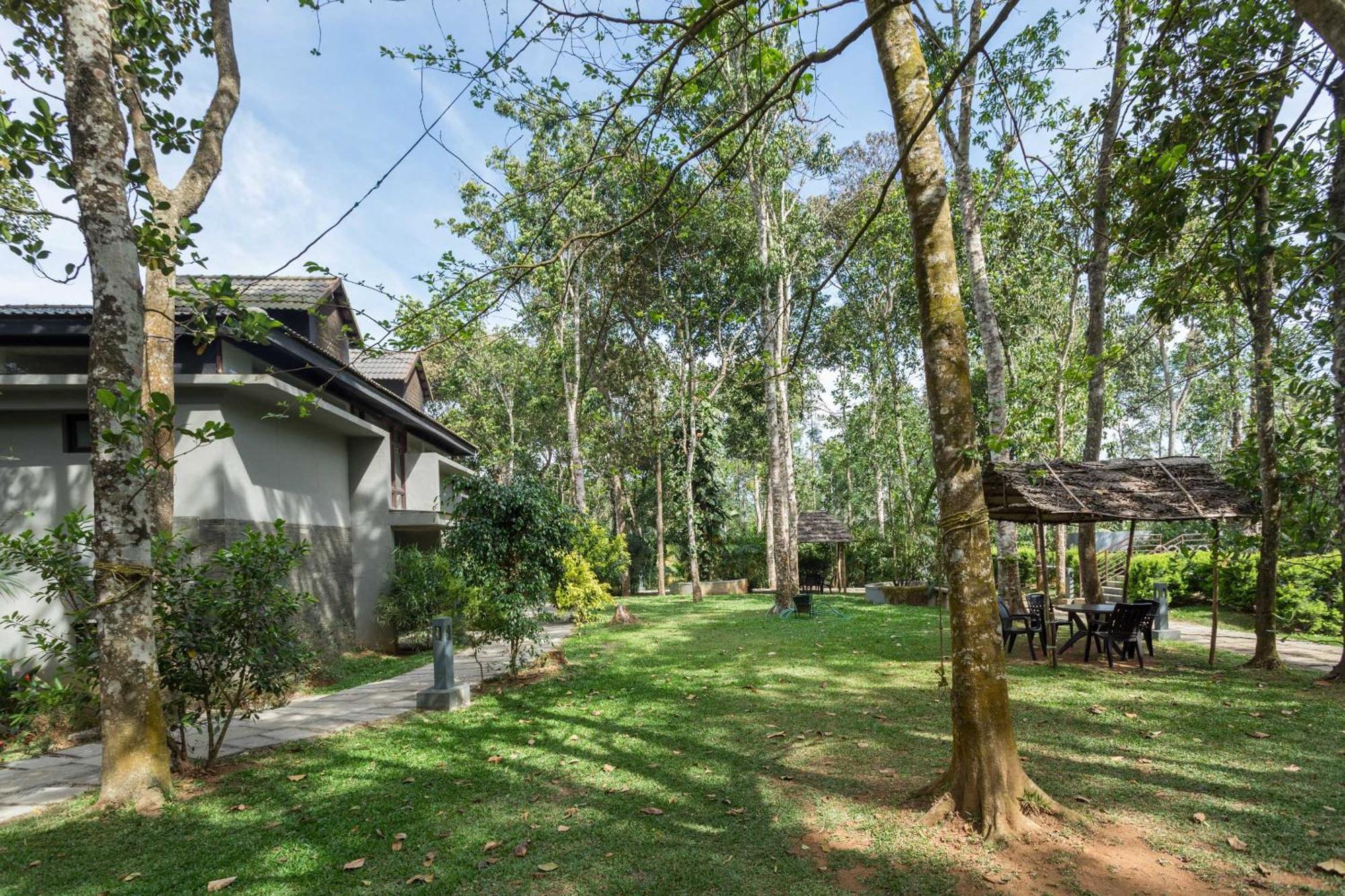 The Mountain Courtyard Thekkady Hotel Kültér fotó