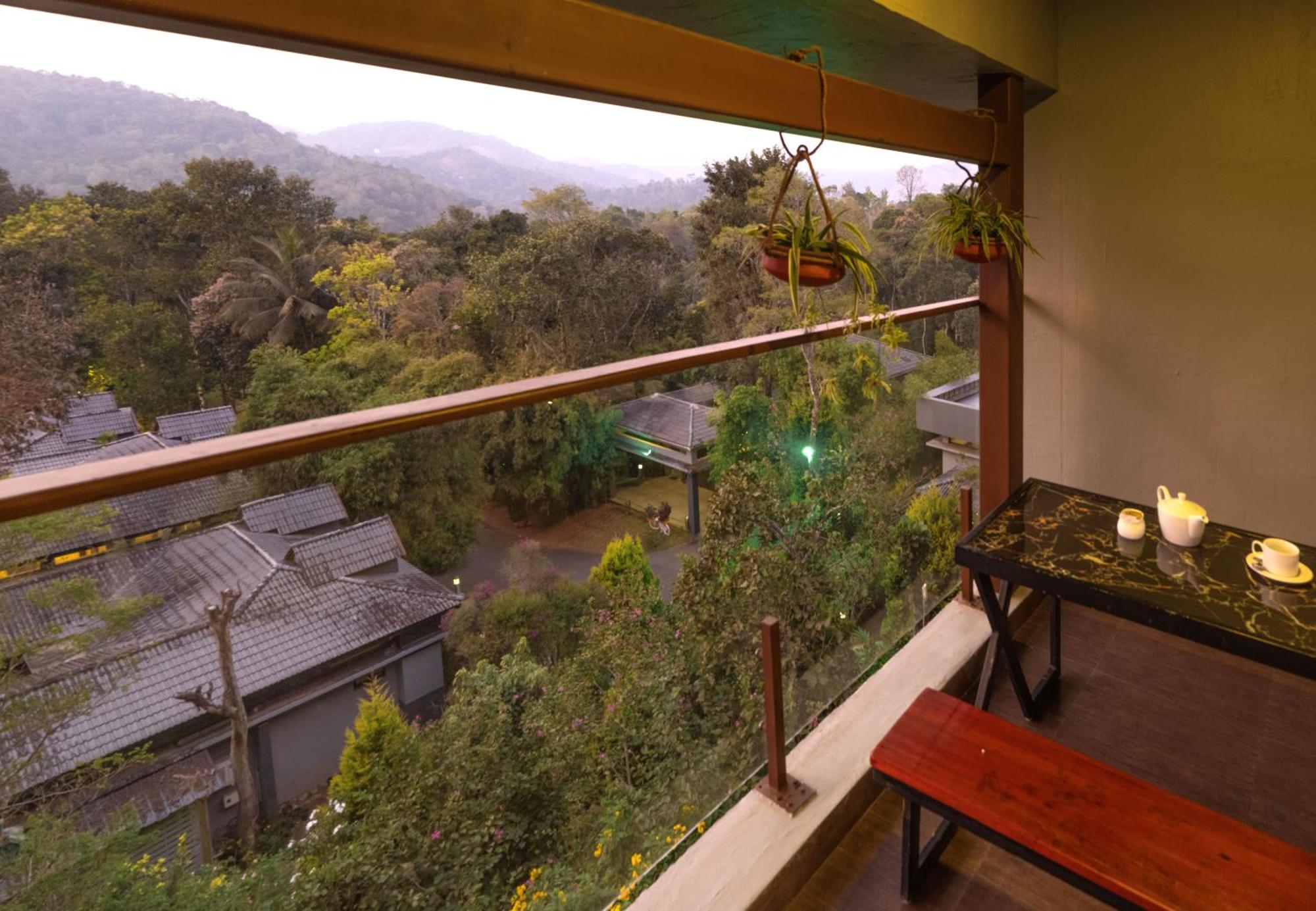 The Mountain Courtyard Thekkady Hotel Kültér fotó